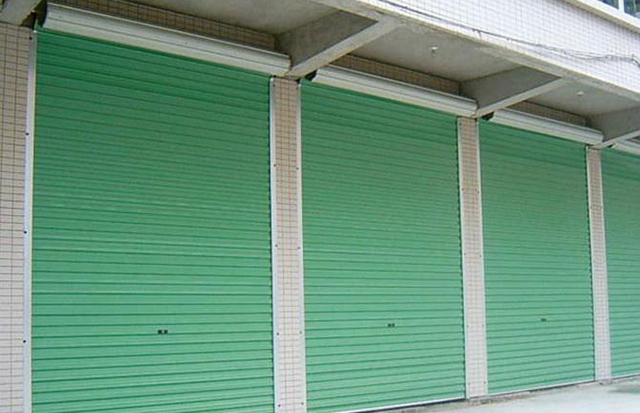 龍巖電動(dòng)卷閘門(mén).jpg